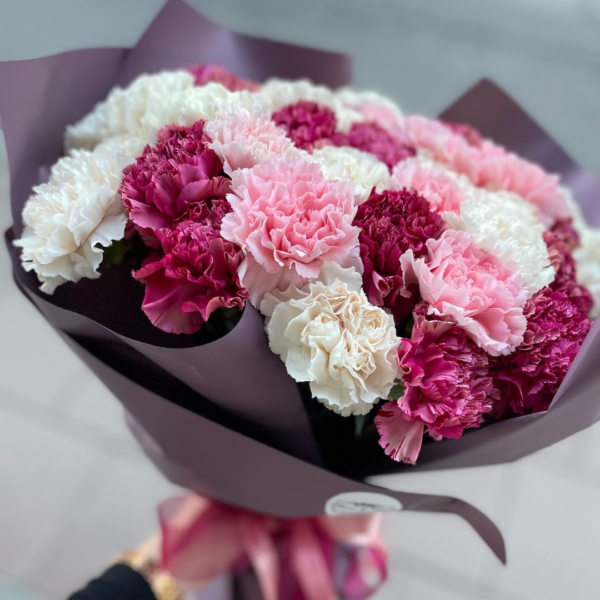 Mixed Carnations Bouquet - Image 3
