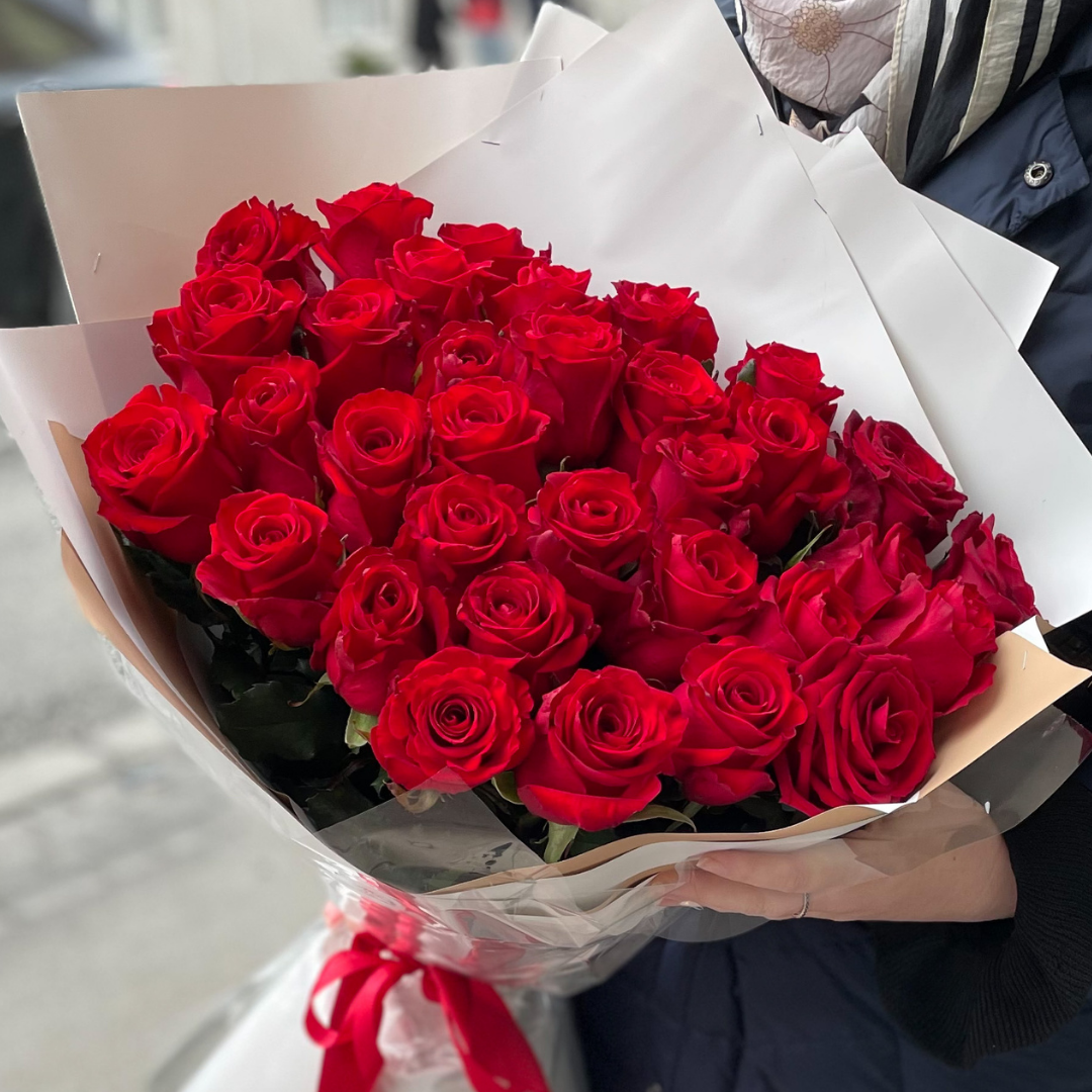Red roses + filling + delivery