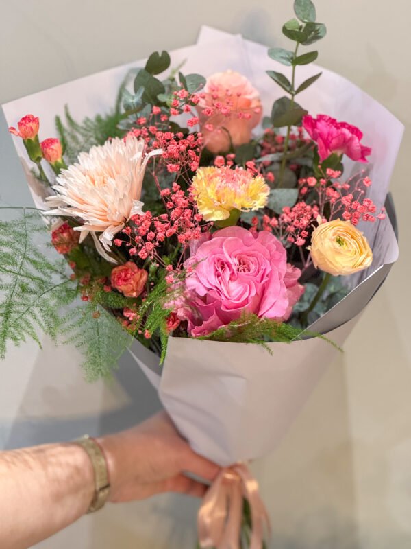 "Spring to your heart" Bouquet - Image 4