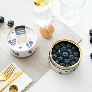 candle cinnamon blackberry looks like berries